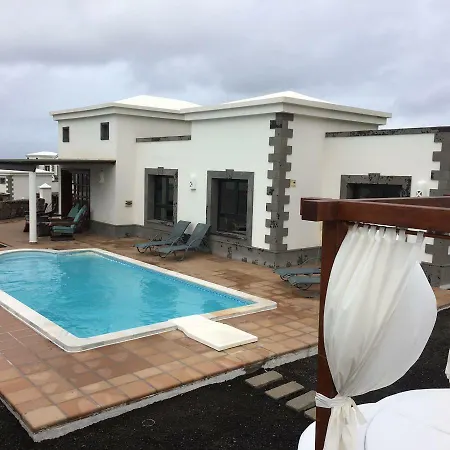 Villa Los Alisios 58 *
